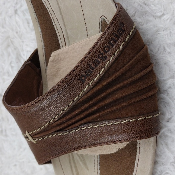 Patagonia Brown Leather Suede Ruching Upper Round Open Toe Slide Flat Sandal - Picture 12 of 16
